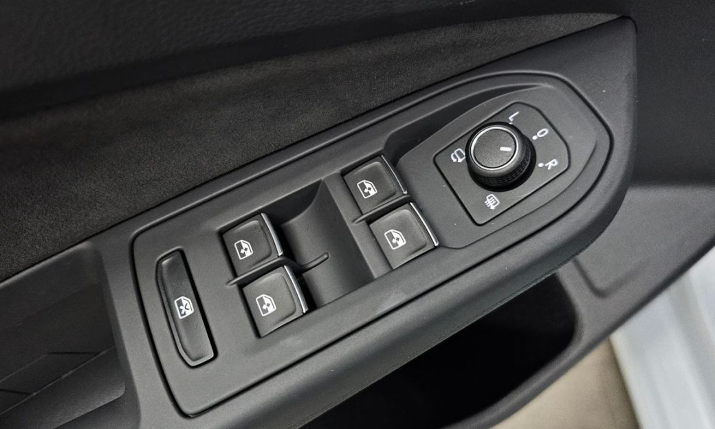 Volkswagen Golf 2.0 TDI Prestige, 2025