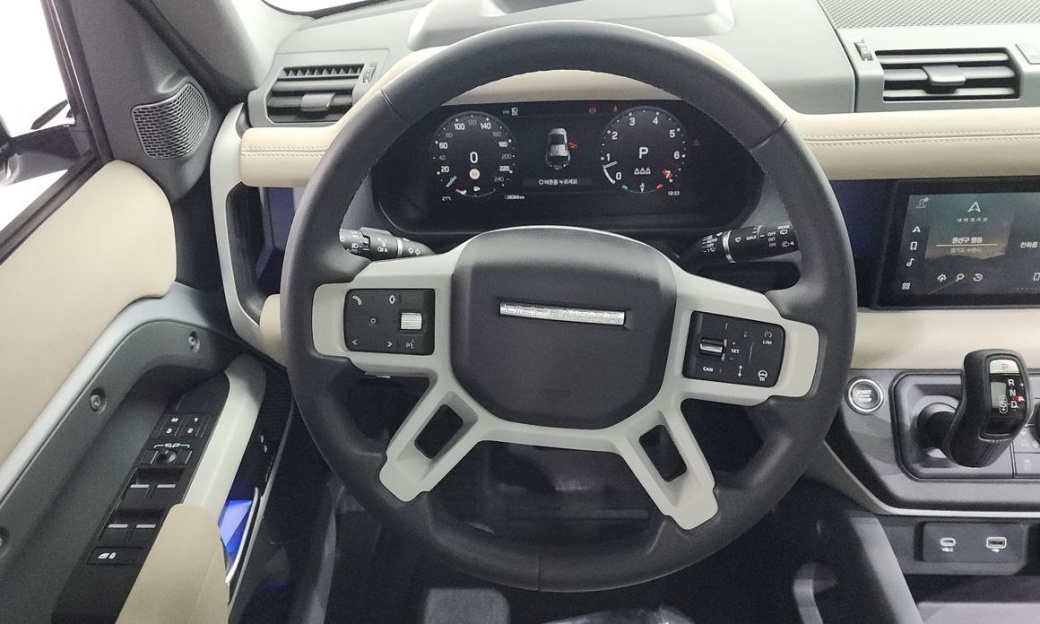 Land Rover Defender 110 P300 X-Dynamic SE, 2023