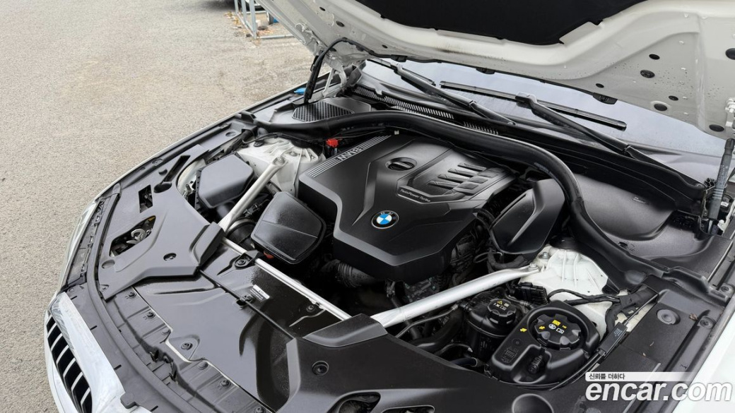 BMW 5-Series 520i M Sport, 2023