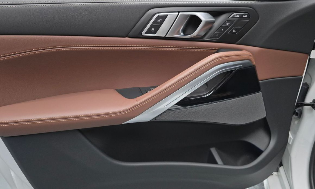 BMW X6 xDrive40i M Sport, 2025