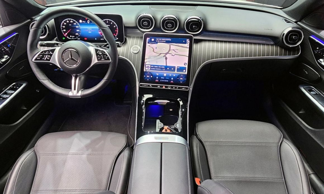 Mercedes-Benz C-Class C300 4MATIC Avantgarde, 2024