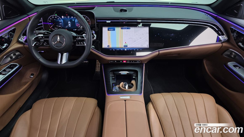 Mercedes-Benz E-Class E300 4MATIC AMG Line, 2025