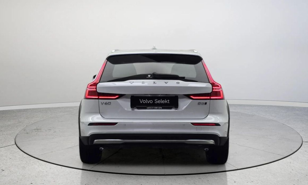 Volvo V60 B5 Ultimate AWD, 2024