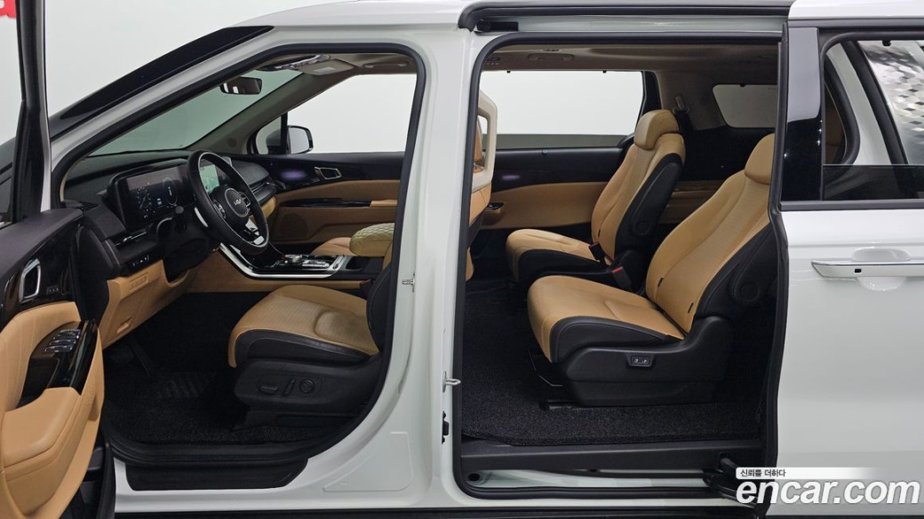 Kia Carnival 9-Seater Signature, 2023