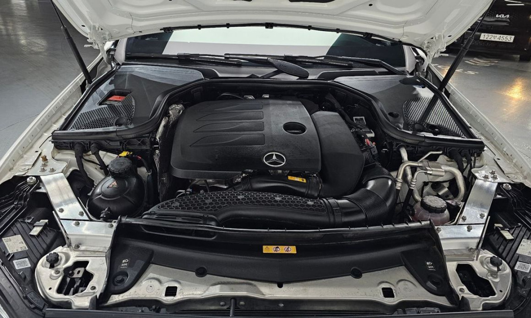 Mercedes-Benz E-Class E350 4MATIC AMG Line, 2022