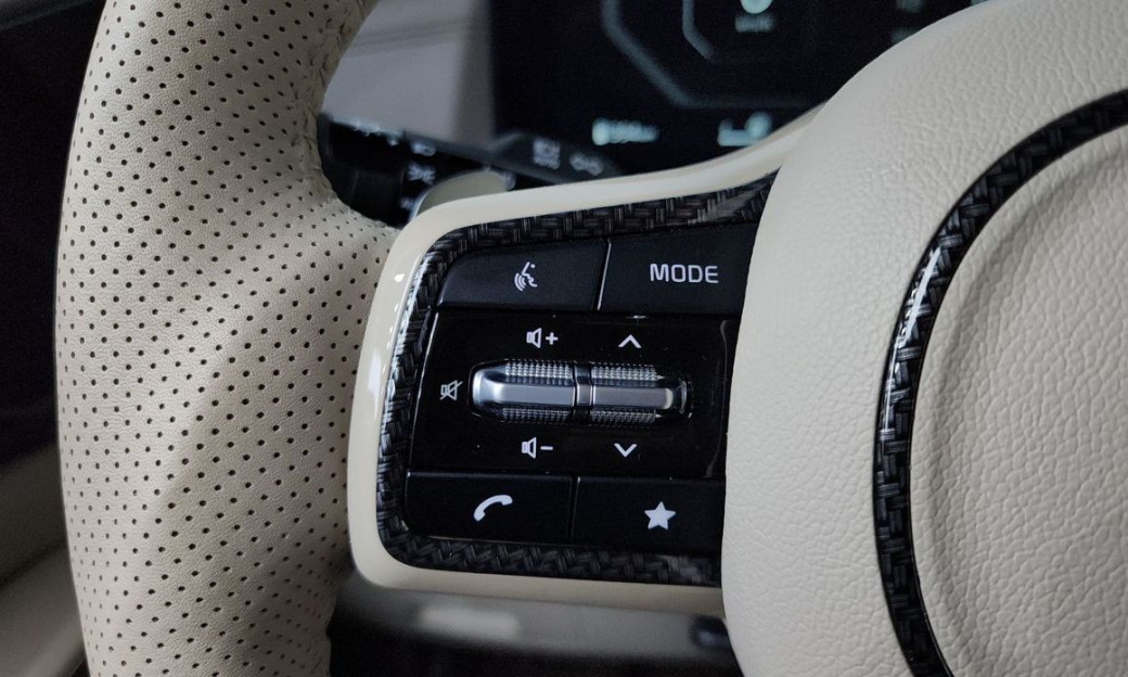 Kia Carnival 9-Seater Gravity, 2025