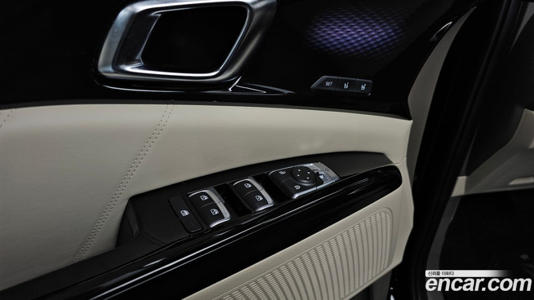 Kia Carnival 9-Seater Signature, 2023