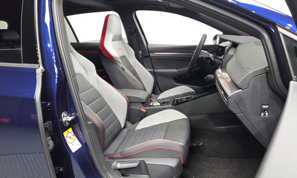 Volkswagen Golf 2.0 GTI, 2024