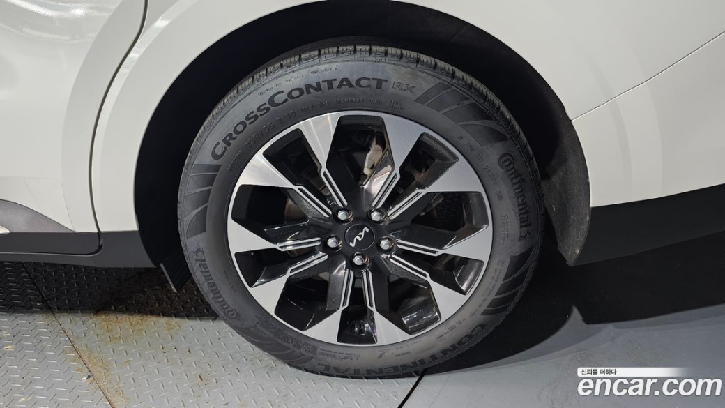 Kia Carnival 9-Seater Signature, 2023