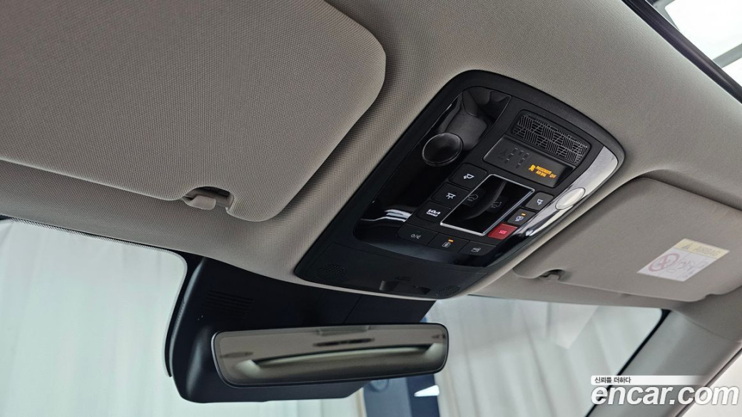 Kia Carnival 9-Seater Signature, 2025