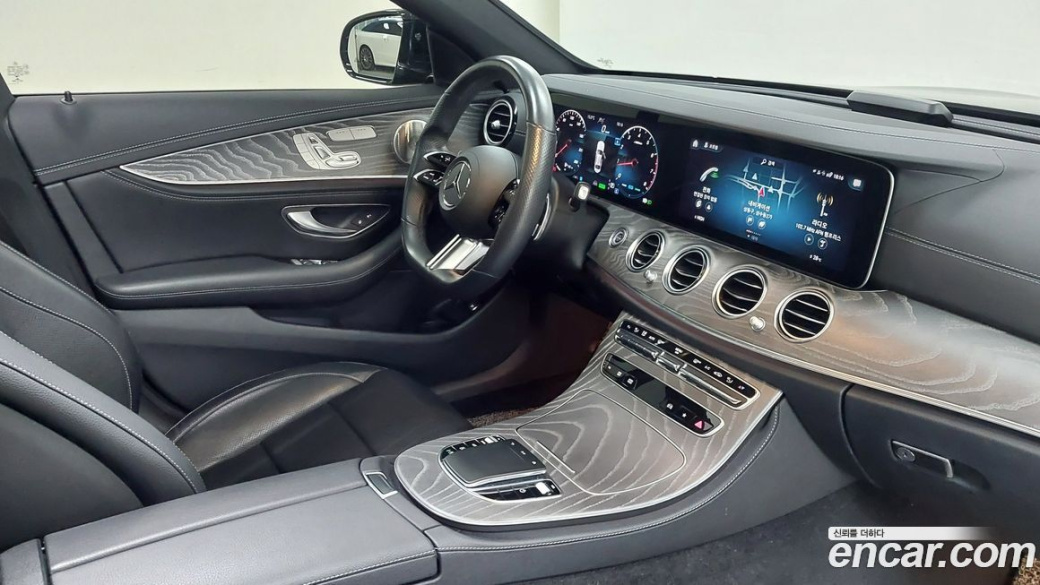 Mercedes-Benz E-Class E350 4MATIC AMG Line, 2022