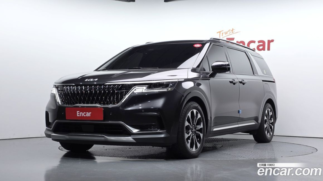 Kia Carnival 7-Seater Outdoor, 2023