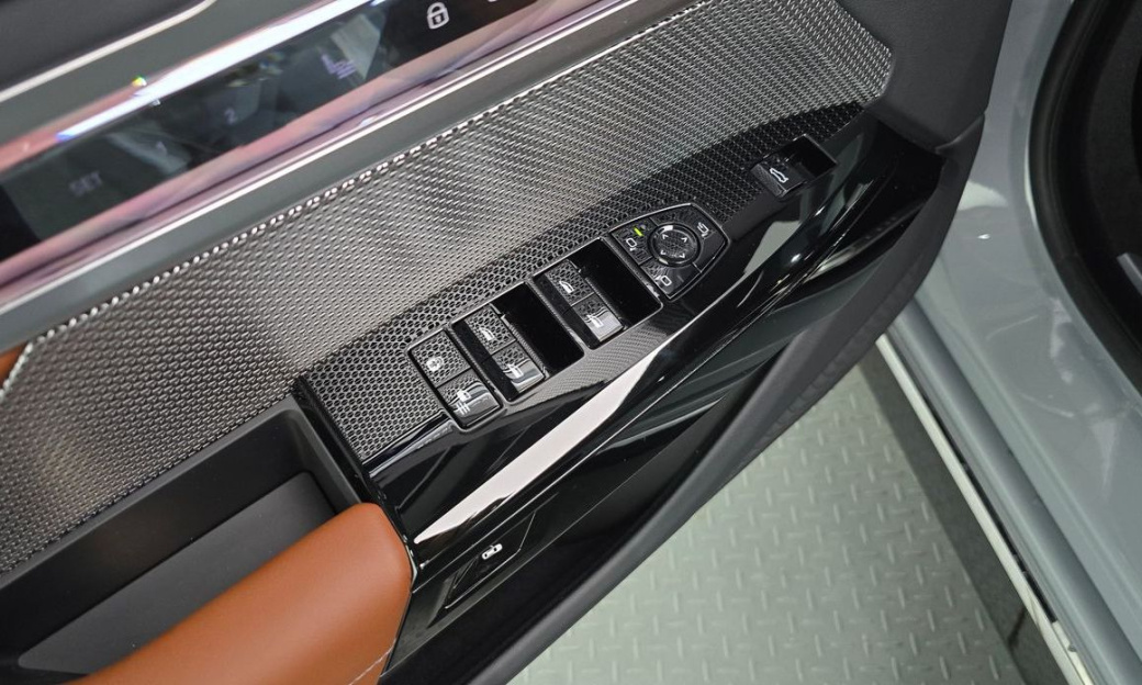 BMW 7-Series 740d xDrive M Sport, 2025