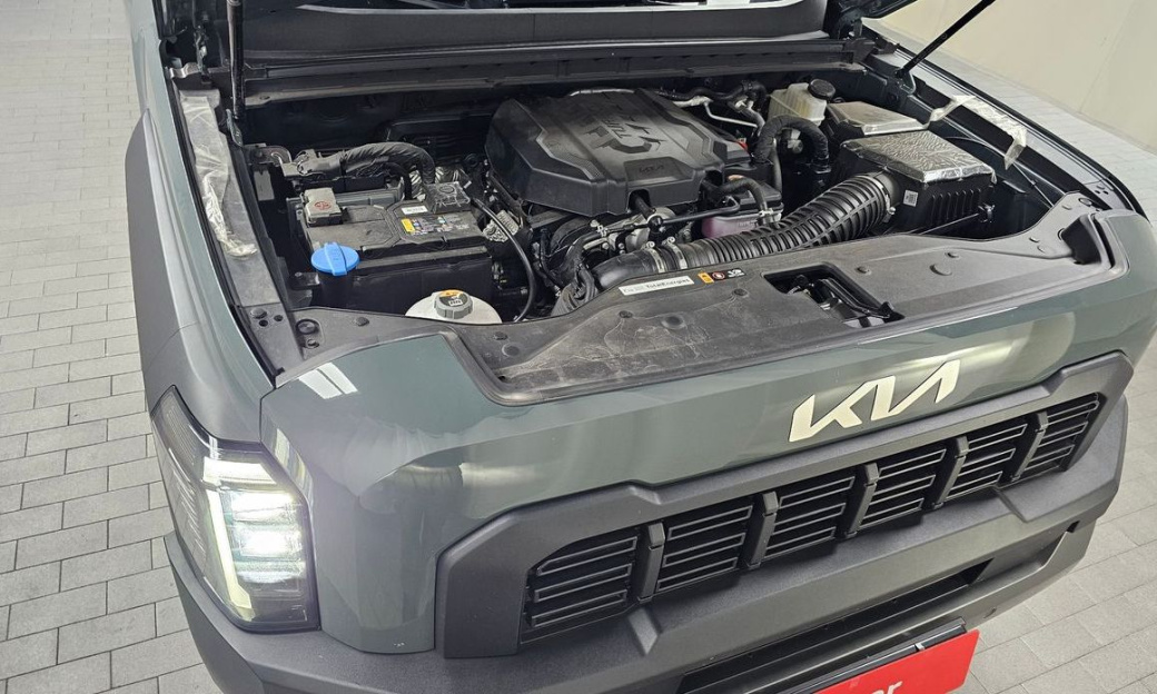Kia Tasman 2.5T Gasoline 4WD, 2026