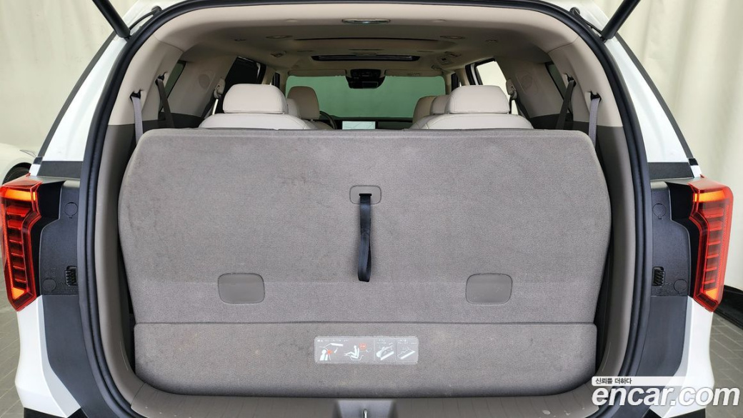 Kia Carnival 9-Seater Signature, 2025