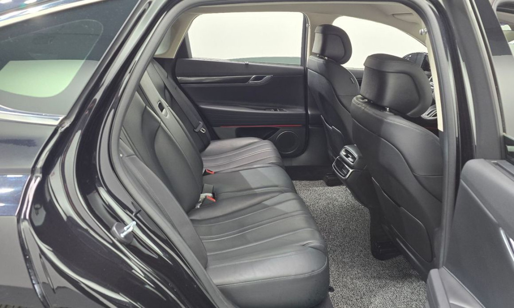 Genesis G80 Gasoline 2.5 Turbo 2WD, 2025