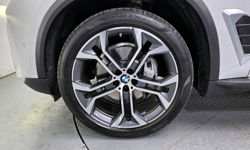 BMW X5 xDrive 40i xLine, 2025
