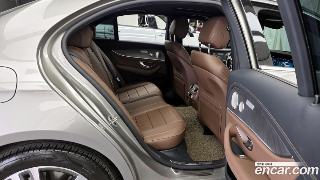 Mercedes-Benz E-Class E350 4MATIC Avantgarde, 2022