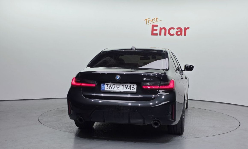 BMW 3-Series 320i M Sport, 2024