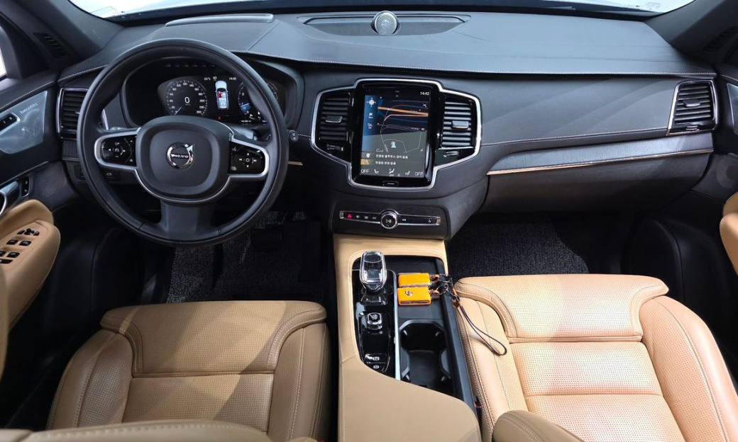 Volvo XC90 B6 Inscription, 2022