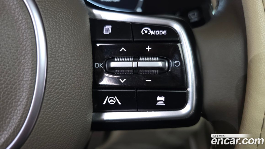 Kia Carnival 9-Seater Signature, 2023