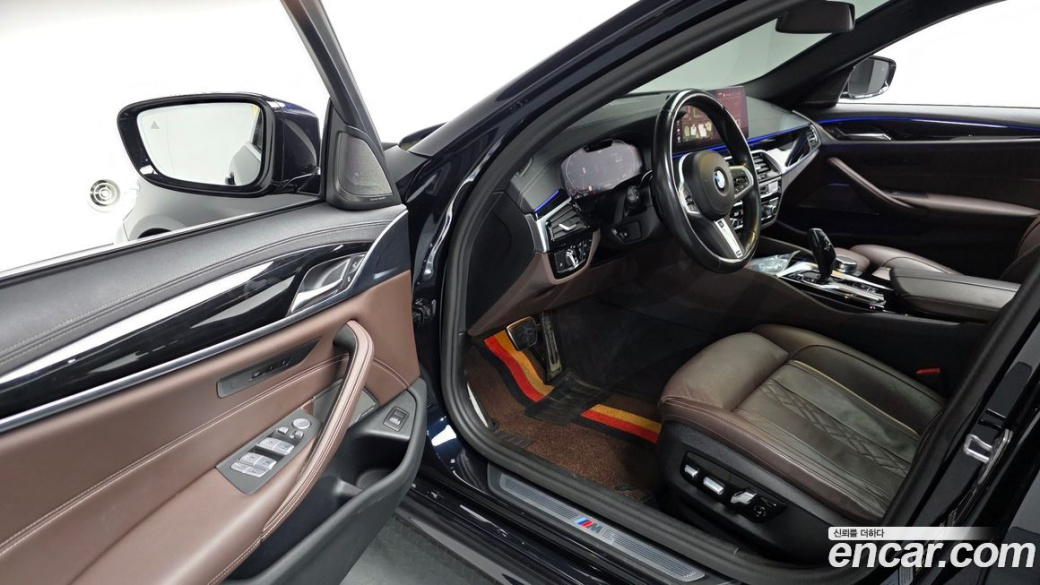 BMW 5-Series 530i xDrive M Sport Package, 2023