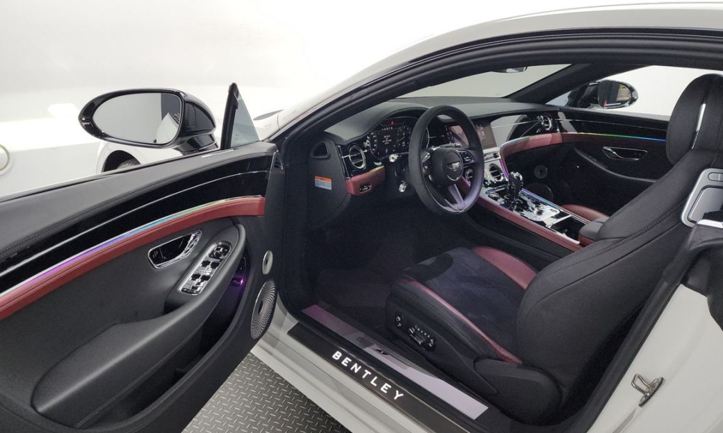 Bentley Continental 4.0 GTS, 2023