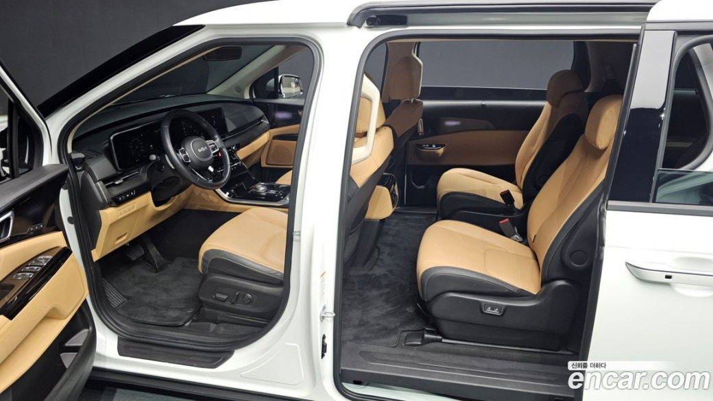 Kia Carnival 9-Seater Signature, 2023