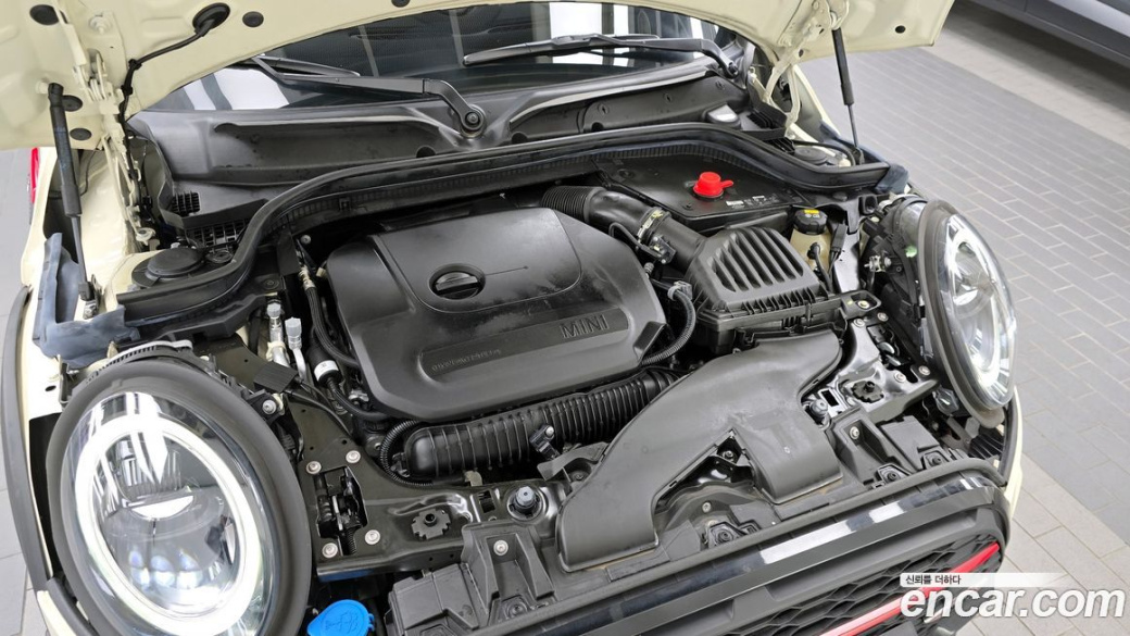 Mini Cooper Convertible JCW, 2022