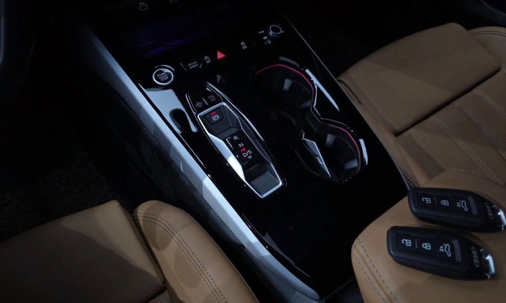 Audi A5 45 TFSI Quattro S Line, 2025
