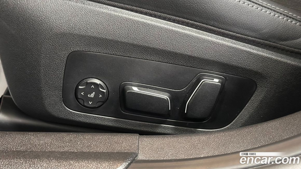 BMW 3-Series 320i, 2025