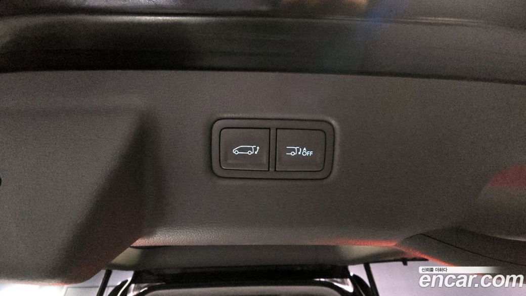 Hyundai Staria 4WD Lounge 9-Seater, 2023