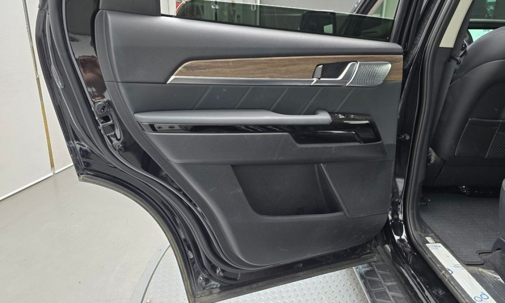 Kia Mohave Diesel 3.0 4WD 7-Seater, 2024