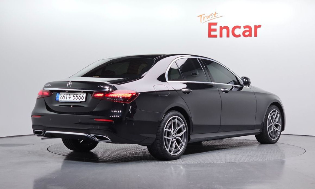 Mercedes-Benz E-Class E220d 4MATIC AMG Line, 2022