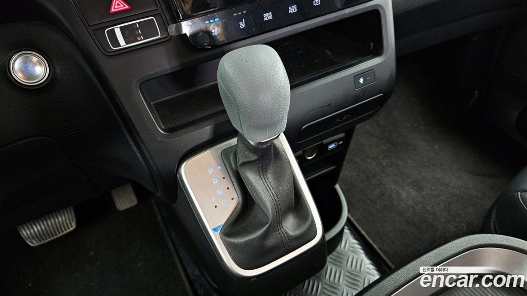 Hyundai Staria 2WD Camping Car, 2024