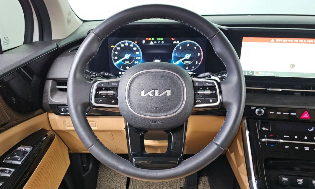 Kia Carnival 9-Seater Noblesse, 2023