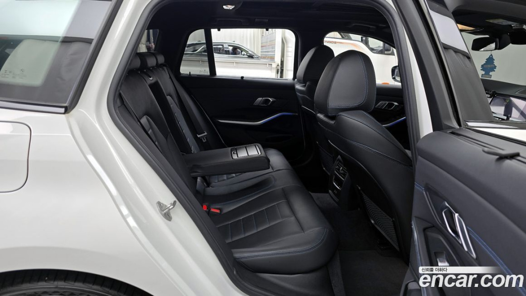 BMW 3-Series 320d Touring M Sport, 2022