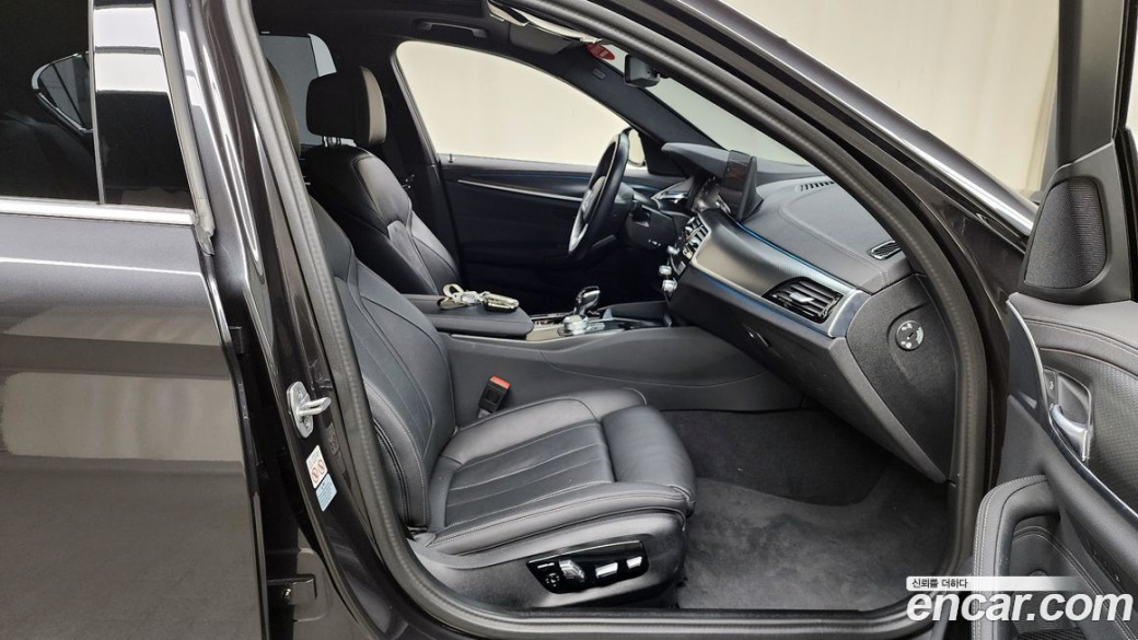 BMW 5-Series 520i M Sport, 2023