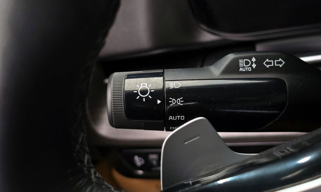 Kia Carnival 11-Seater Signature, 2023