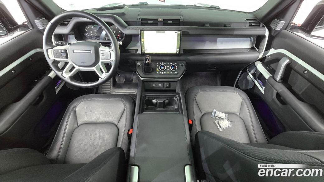 Land Rover Defender 130 D300 X-Dynamic HSE, 2024
