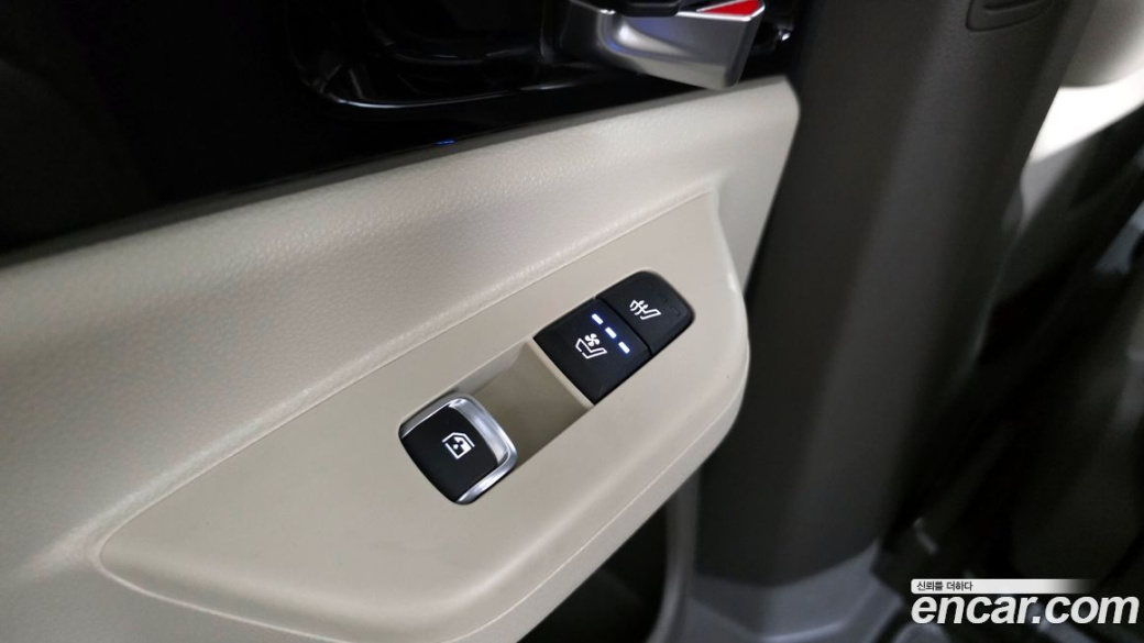 Kia Carnival 7-Seater Signature, 2024