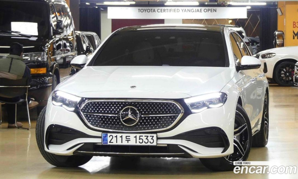 Mercedes-Benz E-Class E300 4MATIC AMG Line, 2025