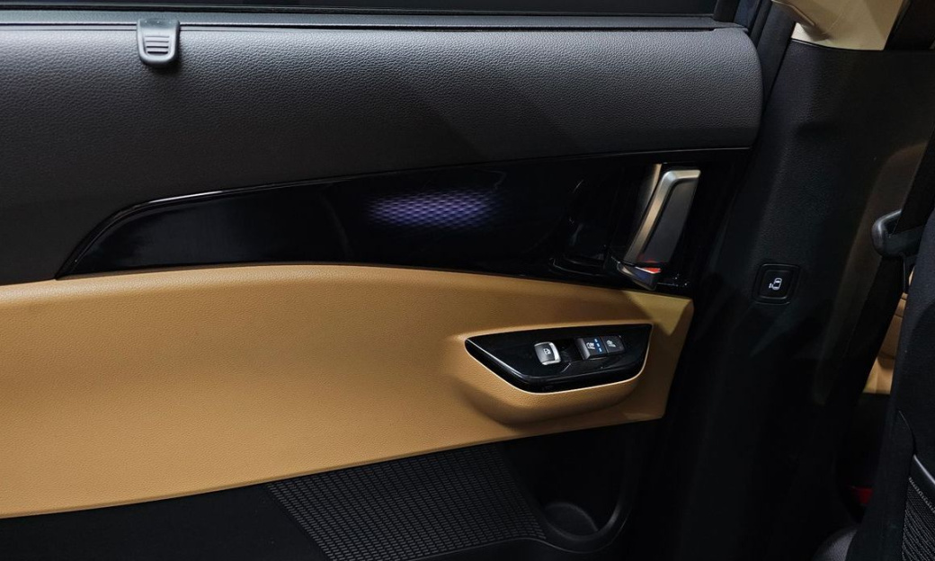 Kia Carnival 7-Seater Signature, 2023