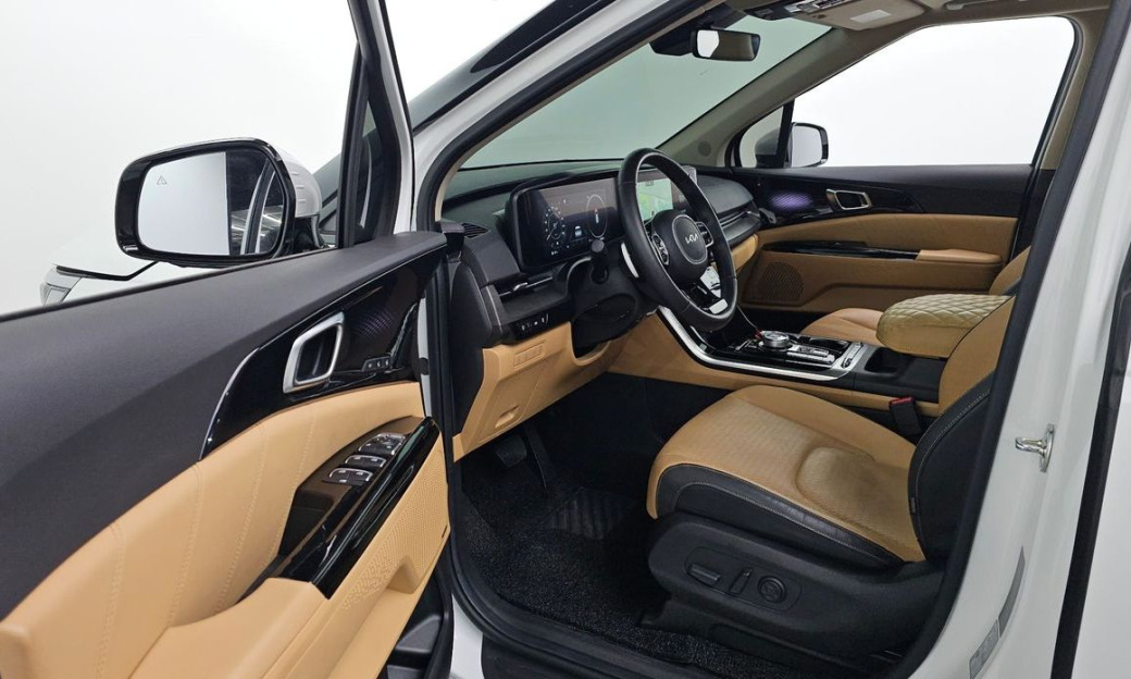 Kia Carnival 9-Seater Signature, 2023