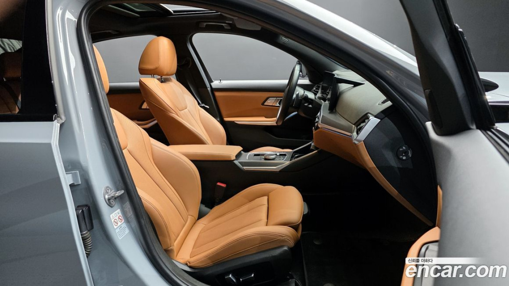 BMW 3-Series 320i M Sport, 2023