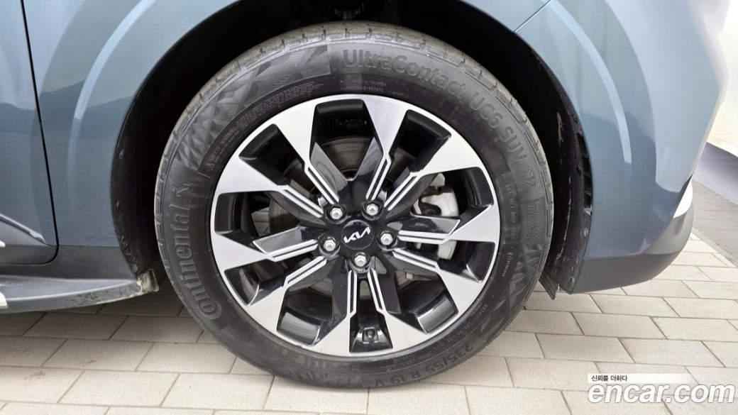 Kia Carnival 9-Seater Signature, 2023