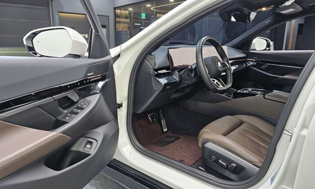 BMW 5-Series 520i M Sport, 2024