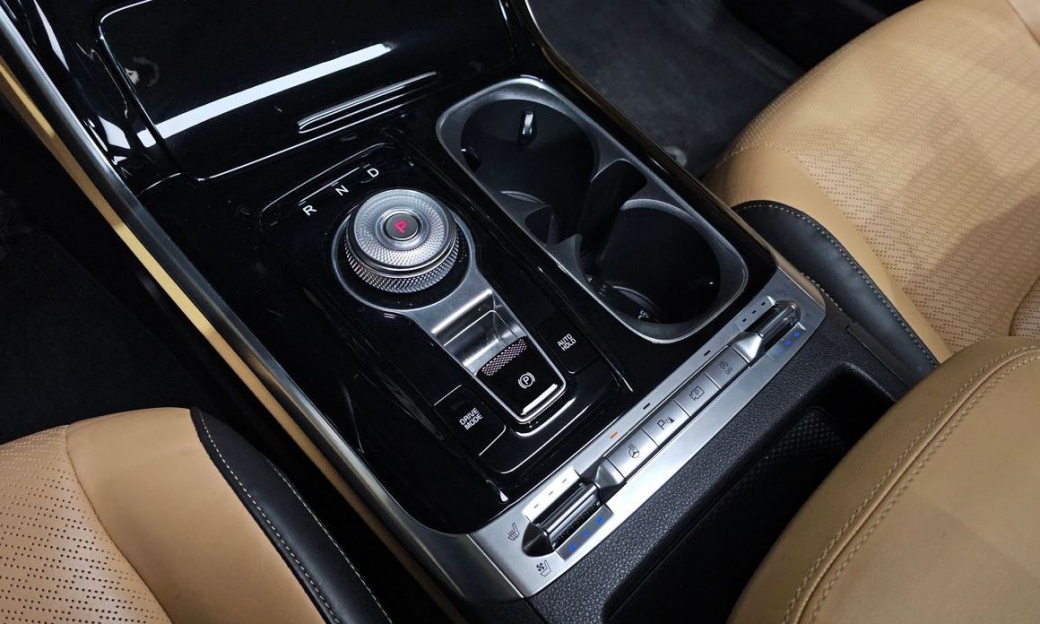 Kia Carnival 7-Seater Signature, 2022