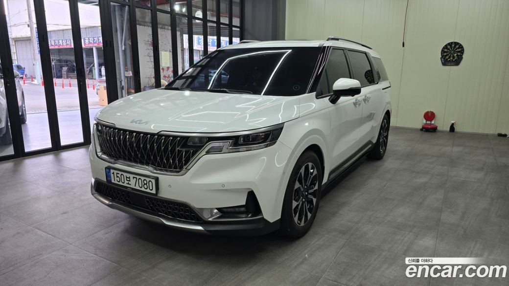 Kia Carnival 7-Seater Signature, 2023
