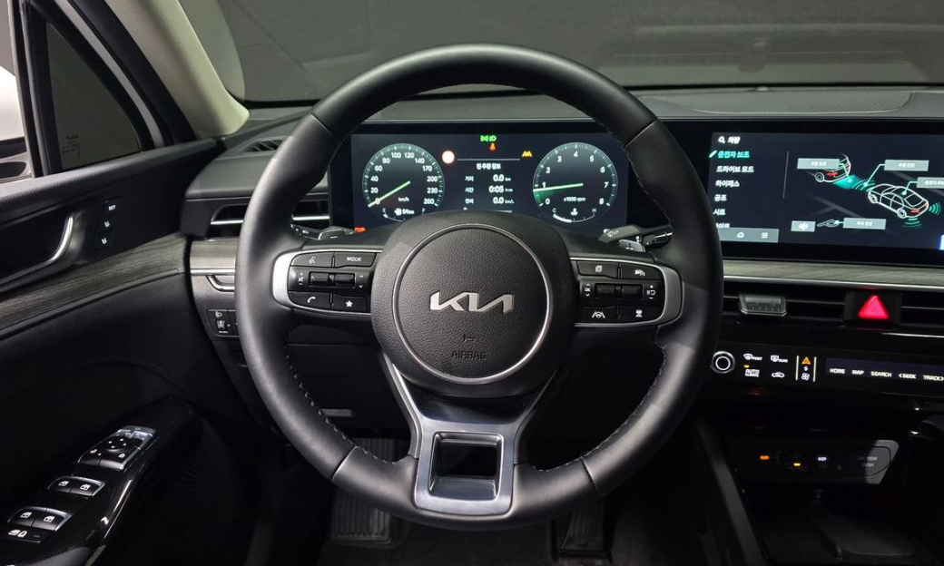 Kia K5 2.0, 2025